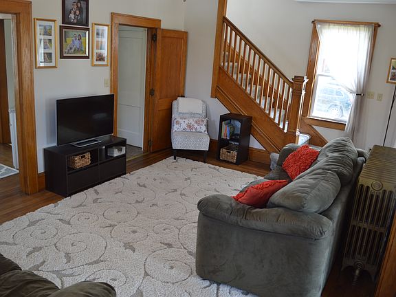 3rd image of 200 N Marian St