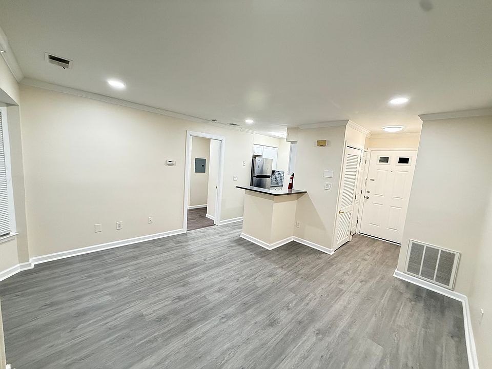 1st image of 431 Meade Ct #431