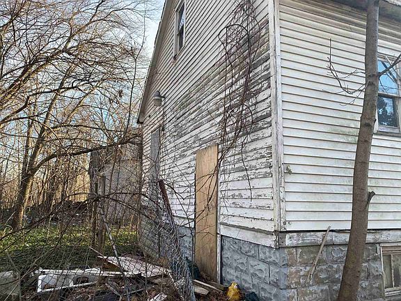 18048 Gable