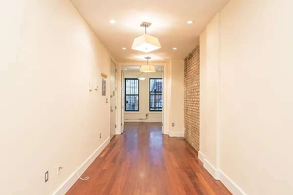 Rented by Nooklyn NYC LLC | media 16