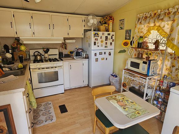 2nd image of 722 Crook Dr #722