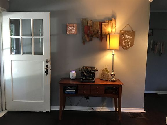 4th image of 14 Janet Dr