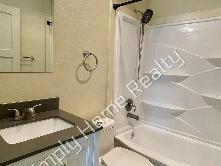 6841 S Wapato St #A — Photo 11