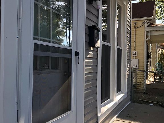 2nd image of 1005 Charles St