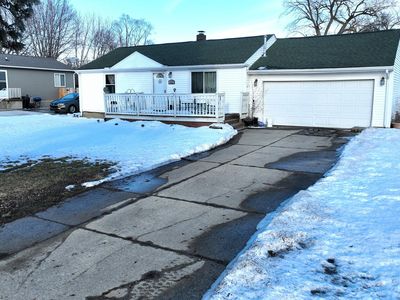 1375 Transue Ave, Burton, MI, 48509
