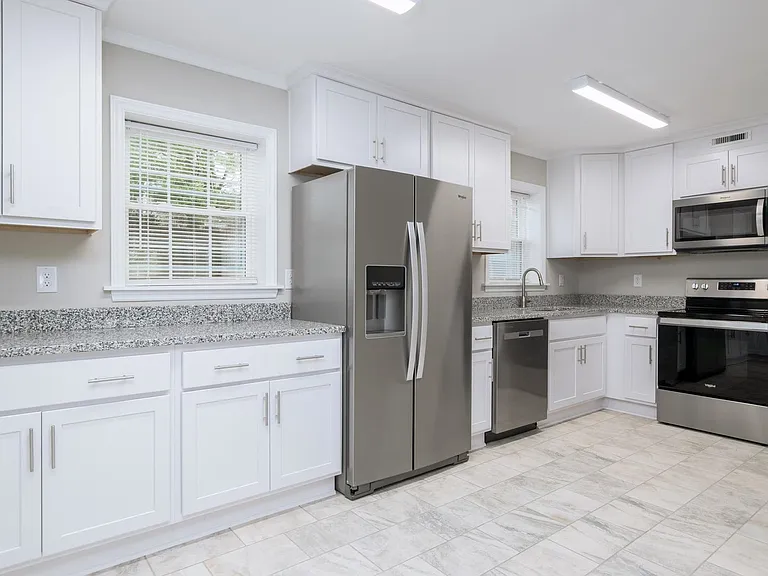 2 Bedroom/1 Bath and 3 Bedroom/2 Bath Quadplex — Photo 37