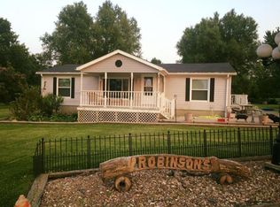 700 Clarkdale Rd, Mystic, IA 52574