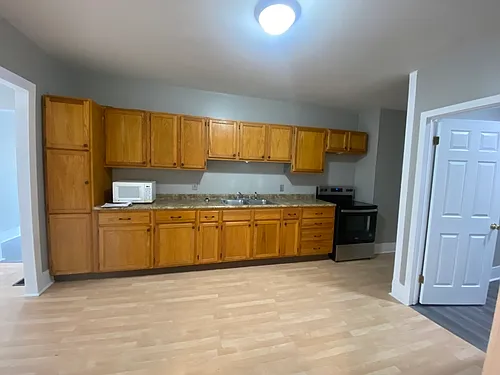 717 Alexandria St — Photo 2