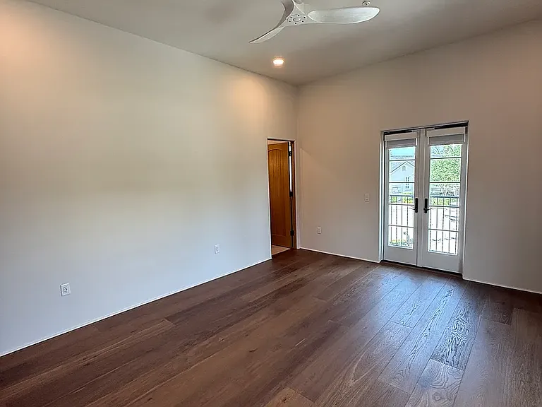 301 W Comstock Ave #4 — Photo 11