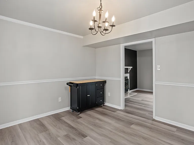 913 Laredo Ct — Photo 9