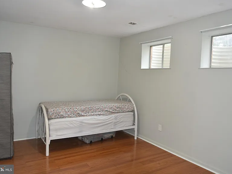 4557 King Edward Ct — Photo 19