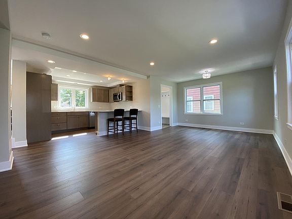 4th image of 4309 Hirschberg Ave