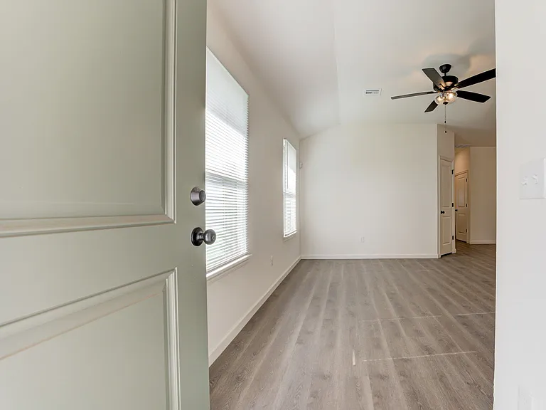 200 NW 122nd St #B — Photo 35