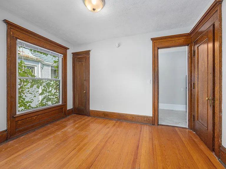 Livingston Ave NE — Photo 8