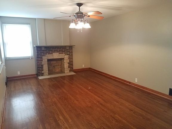 3rd image of 2441 Lynn Ave