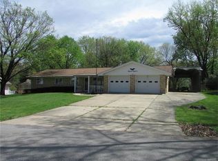 1818 Elm Tree St, Saint Peters, MO 63376