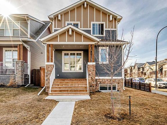 2nd image of 75 Howse Rise NE