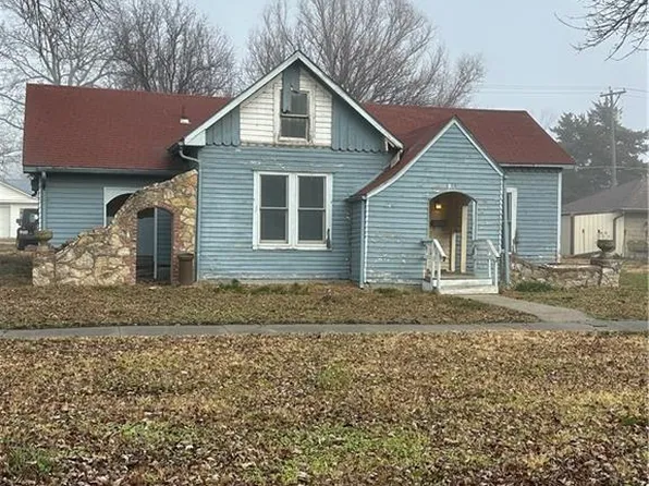 1214 Bridge St, Humboldt, KS 66748