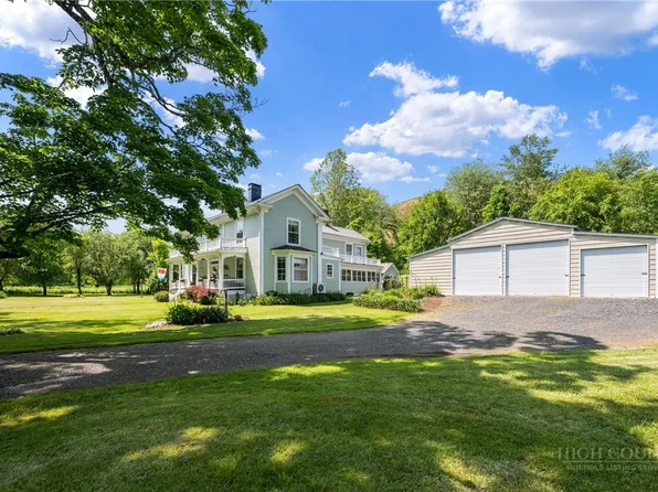 16215 N North Carolina Highway 194, Lansing, NC 28643