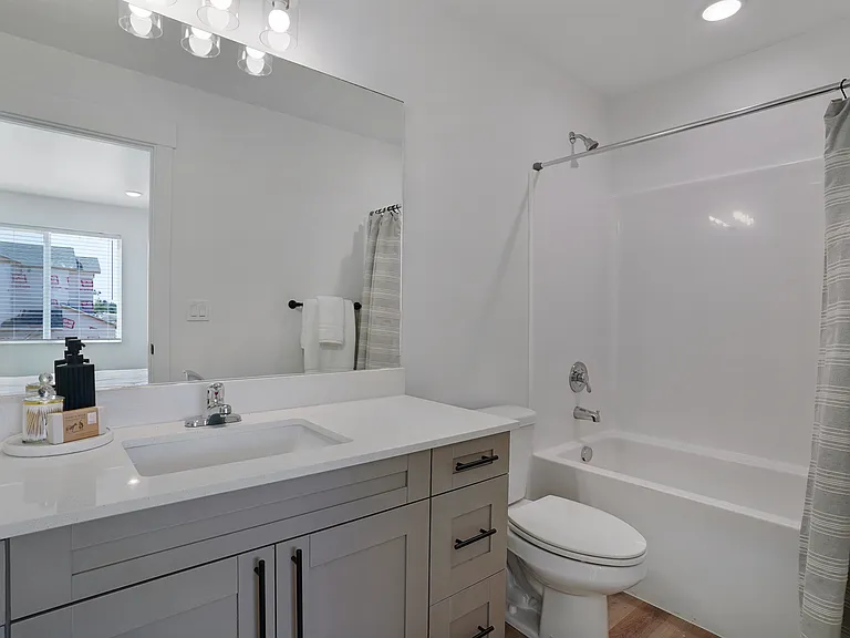 Valo At Bellin Townhomes — Photo 18
