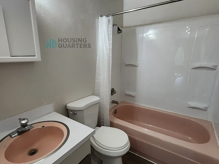 1810 N Addison St #6 — Photo 6