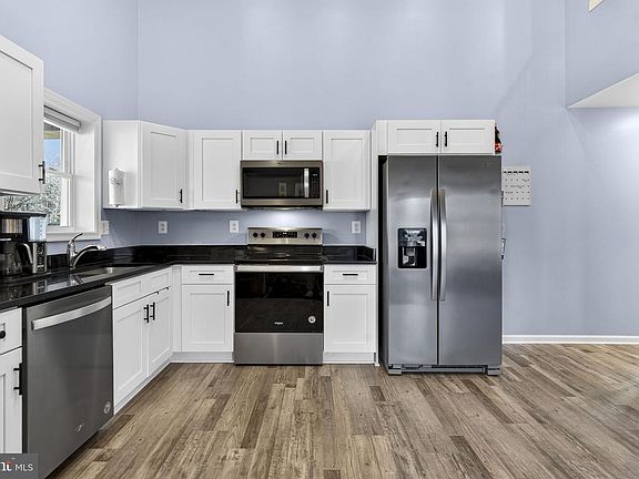 2nd image of 175 Richards Ferry Rd