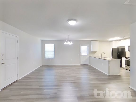 4th image of 13231 Ashworth Blvd