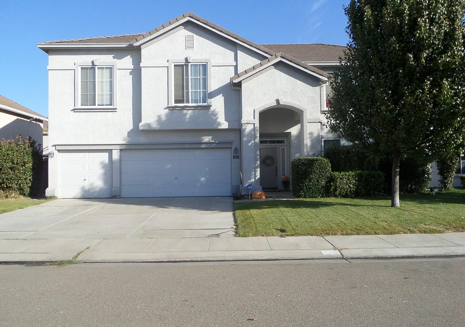 729 Wynyard Cir — Photo 1