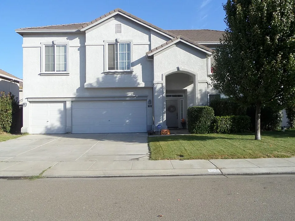 729 Wynyard Cir