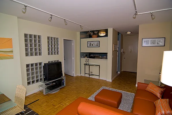 Rented by Sterling Holdings | media 5