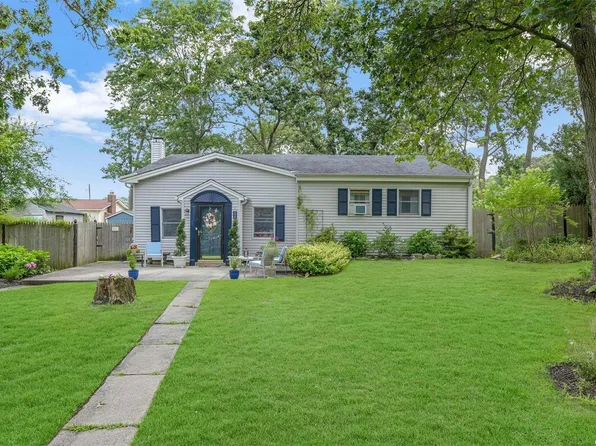 246 N Evergreen Drive, Selden, NY 11784