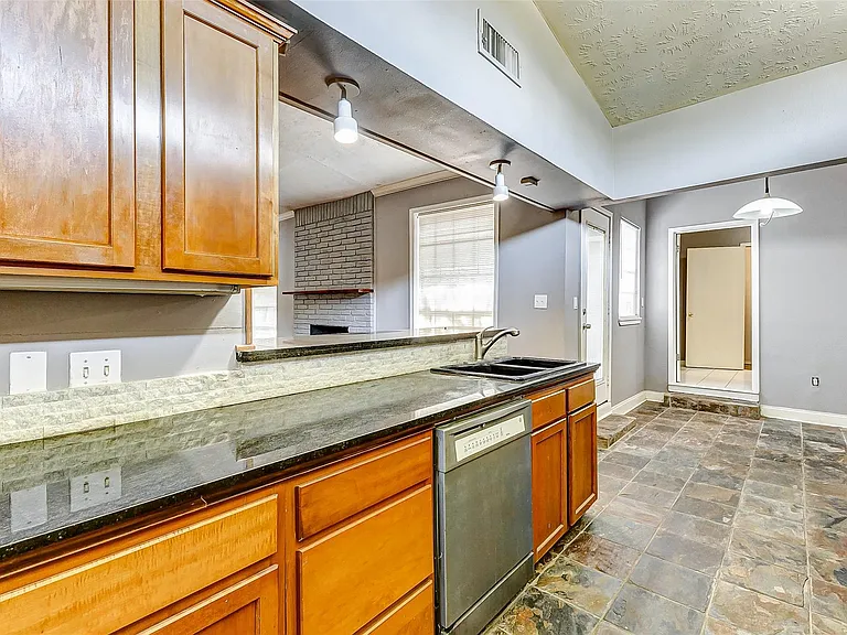 5519 Burlinghall Dr — Photo 26