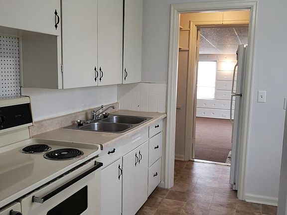 5th image of 2243 E 34th St
