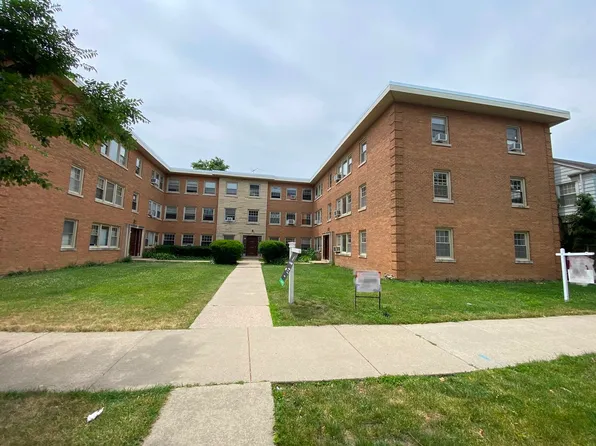 4825 Hull St APT 2F, Skokie, IL 60077
