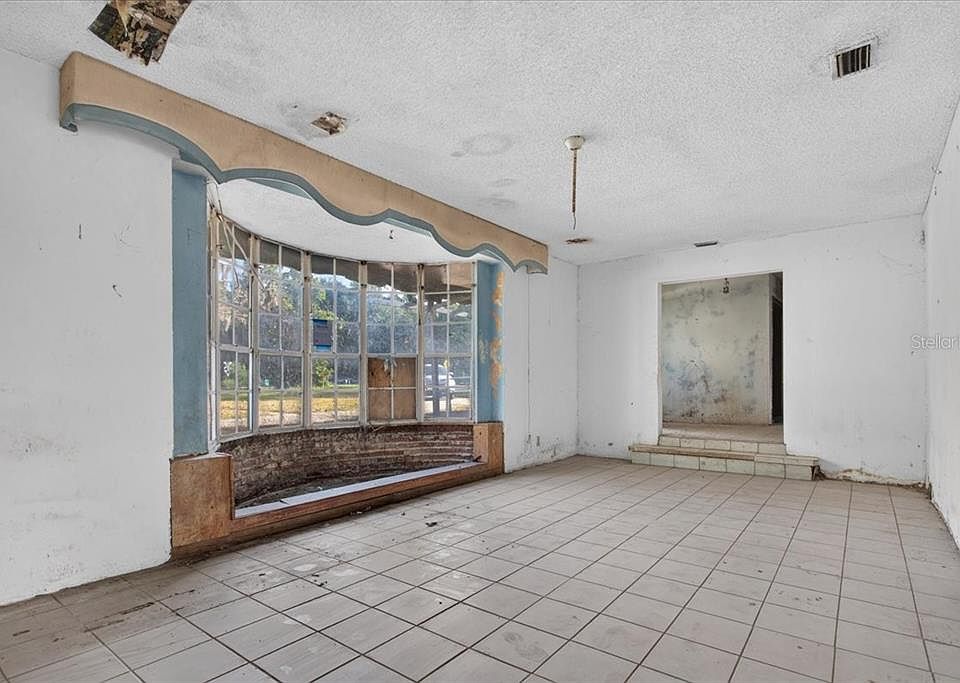 13th image of 16797 MILL STREET