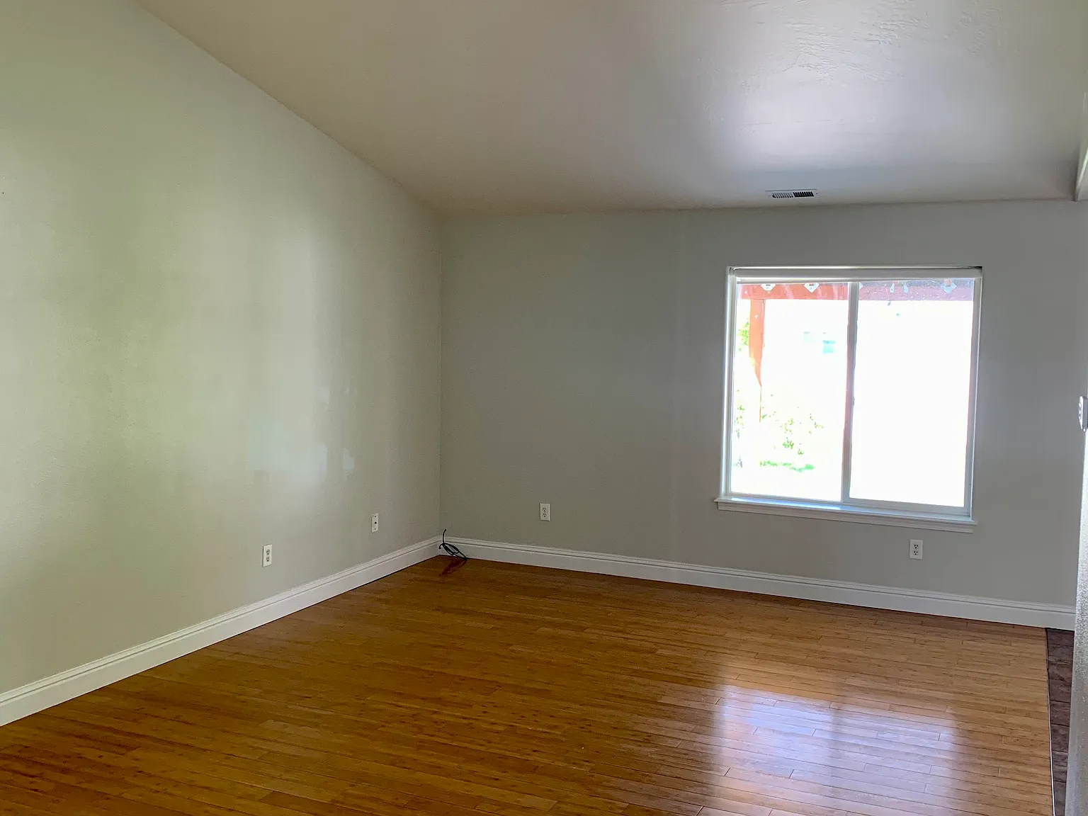 3 bed, 1162 sqft, $1,850 — Photo 2