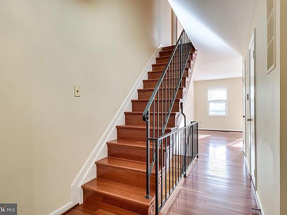 2nd image of 5122 Cliffhaven Dr