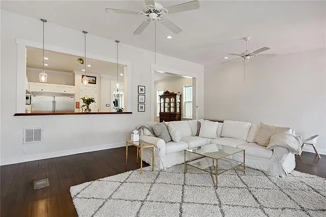 740 Florida Blvd — Photo 13