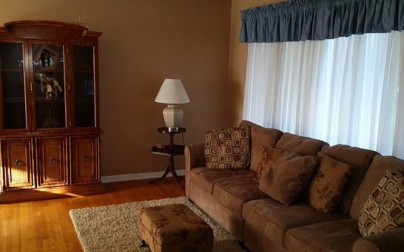 4th image of 15566 Calumet Dr