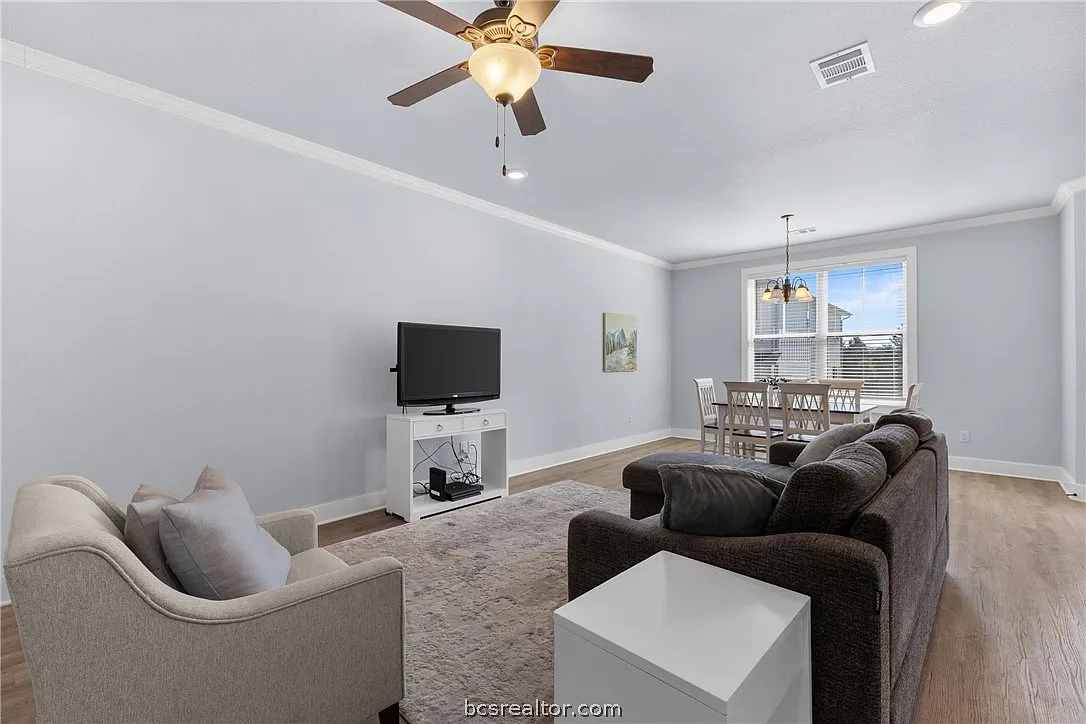 4 bed, 4.5 bath, 1857 sqft, $2,900 — Photo 3