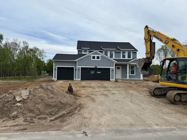 7641 Clementine Ave, Byron Center, MI 49315