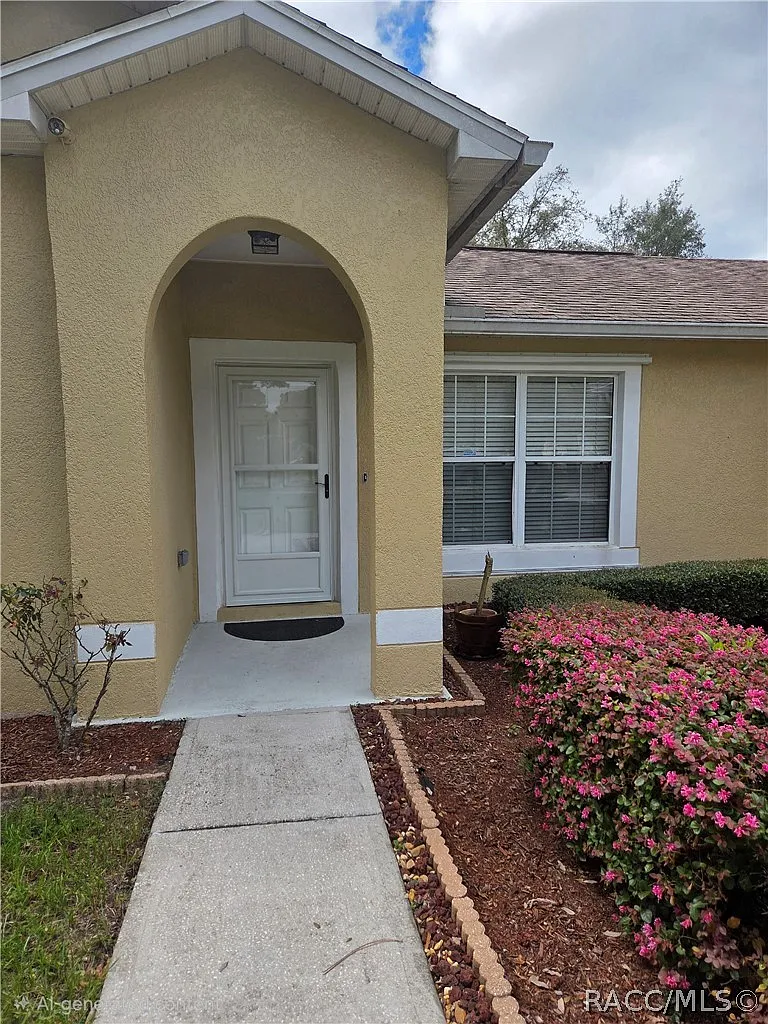 3 bed, 1379 sqft, $2,000 — Photo 2