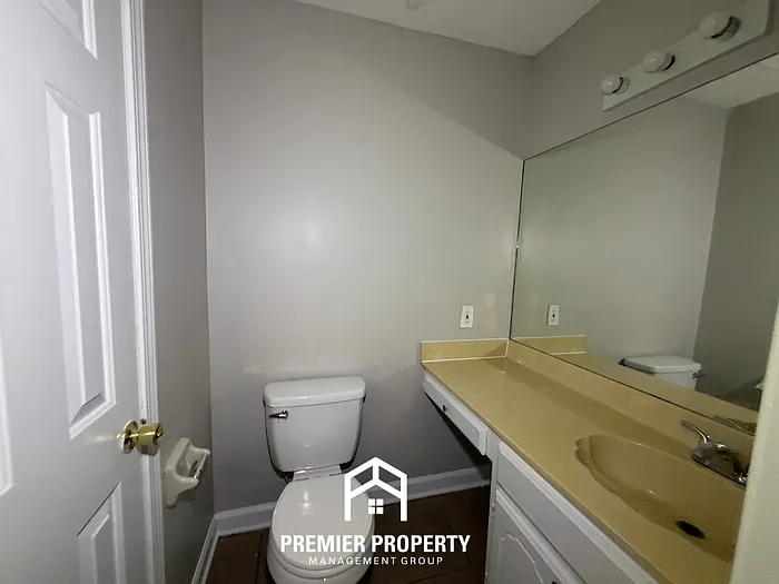 6934 Tobin Dr — Photo 11