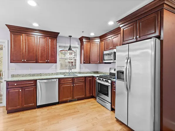 7 Butler Ave #5, Lowell, MA 01852