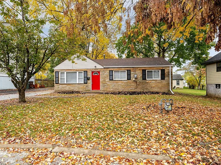 4516 Leslie Ave — Photo 1