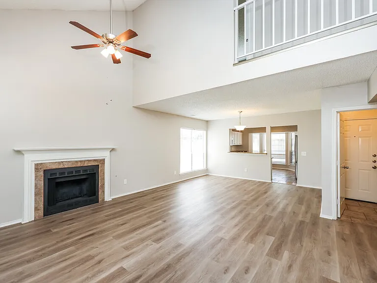 928 Eagle Dr — Photo 5