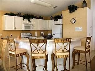 HGP4P211KD-kitchen-and-breakfast-bar