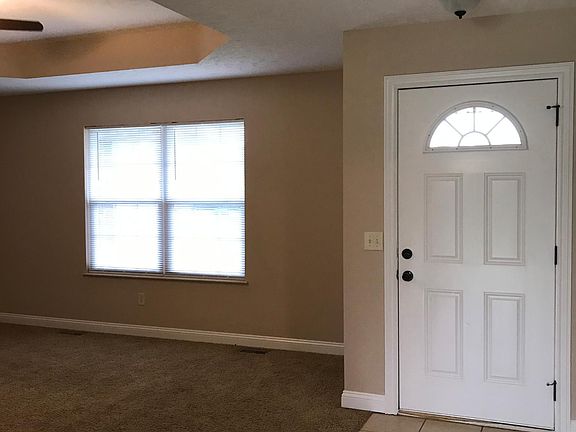 Front entry/Living room