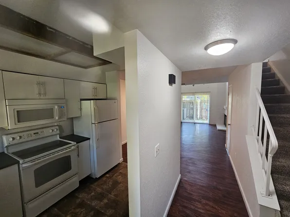 5632 Hamilton St APT 77, Sacramento, CA 95842