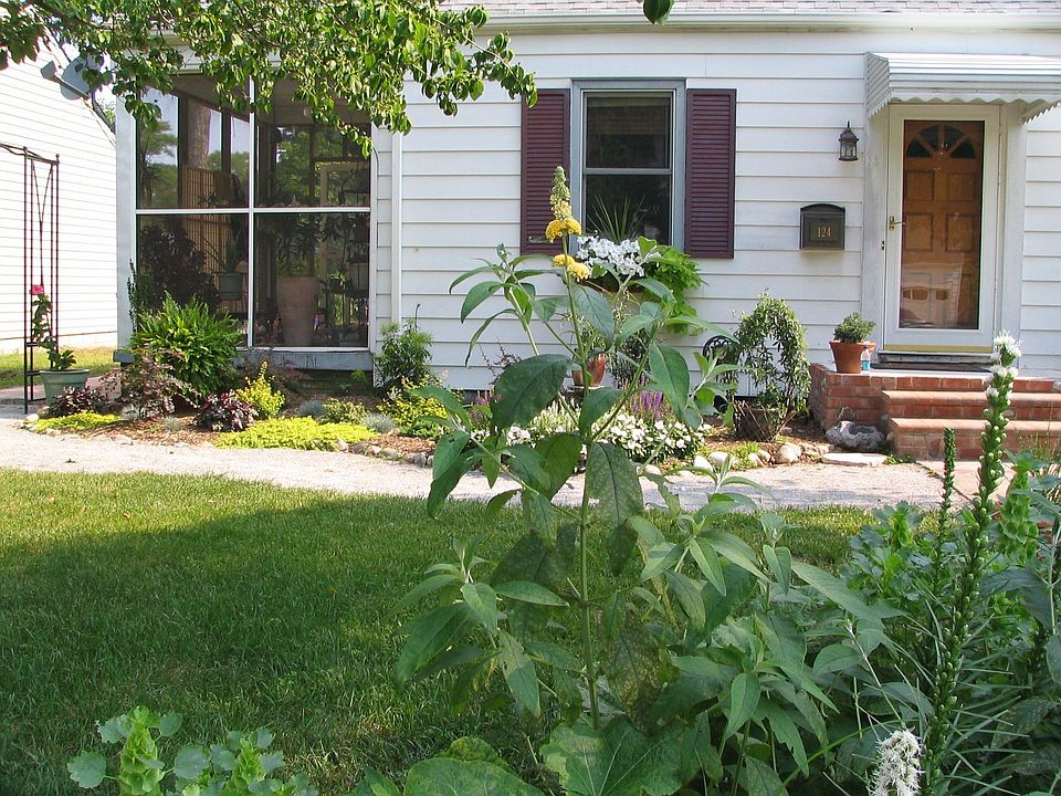 1940 Coastal Cottage